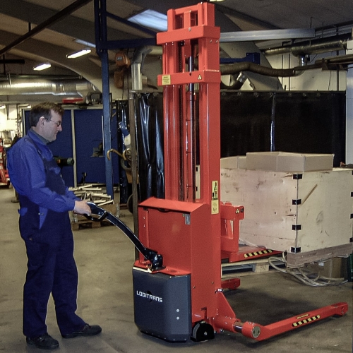 寬腿式全電動堆高機(SELFS MAXI)(2)