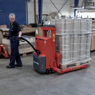 寬腿式全電動堆高機(SELFS MAXI)(4)